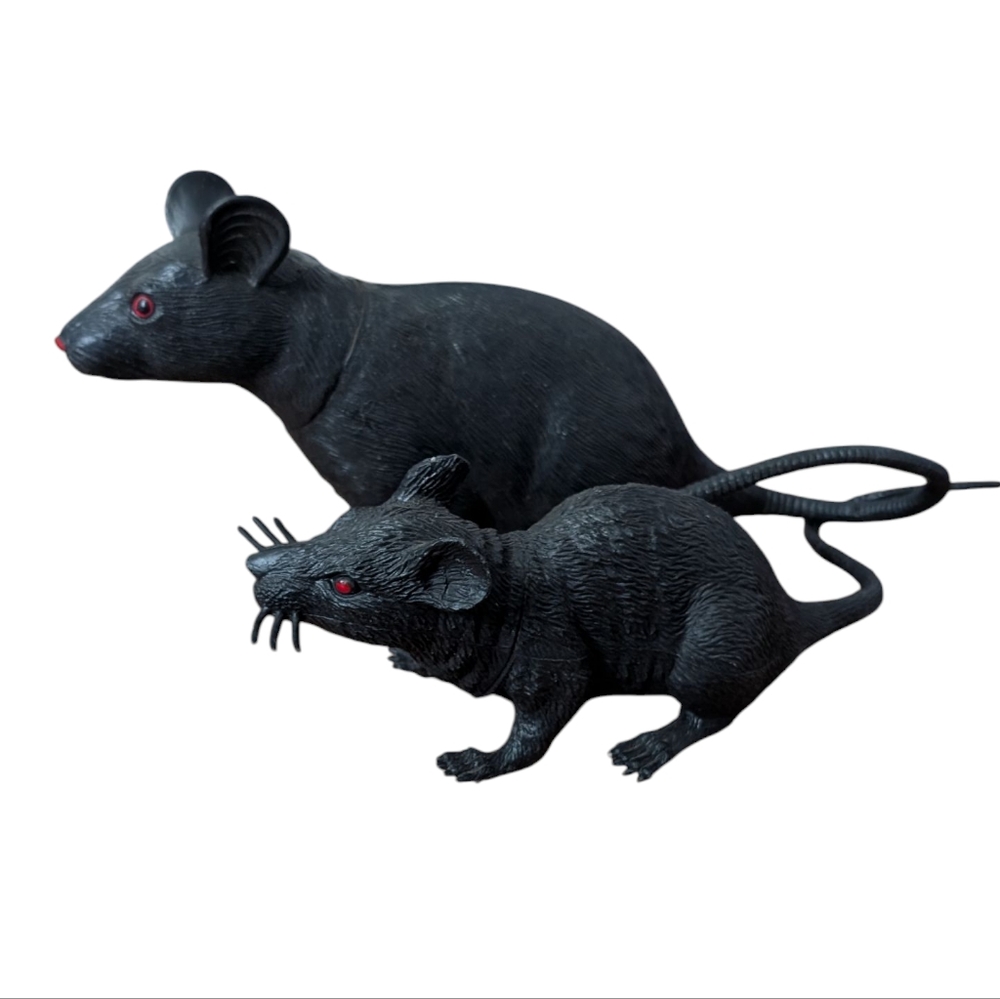FREE! Creepy Halloween Plastic Black Rats - Picture 3 of 4
